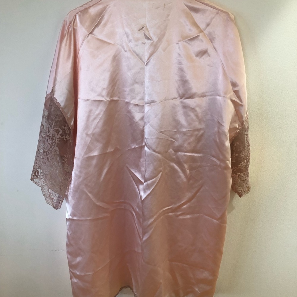 Vintage Lady Cameo satin robe OS - Picture 2 of 4